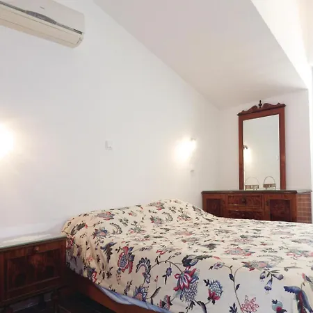 شقة Two-bedroom In *