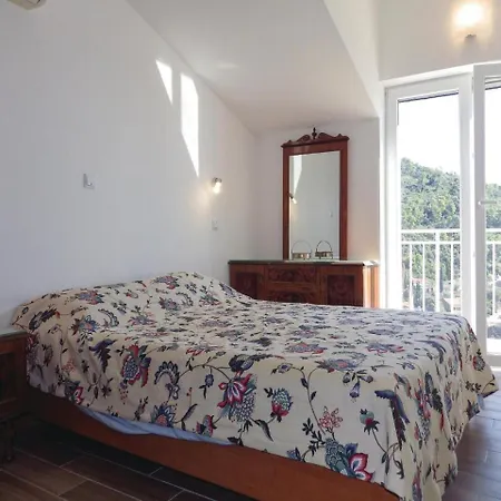Two-bedroom In * برنا