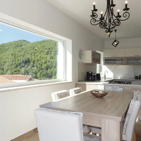 Two-bedroom In شقة برنا